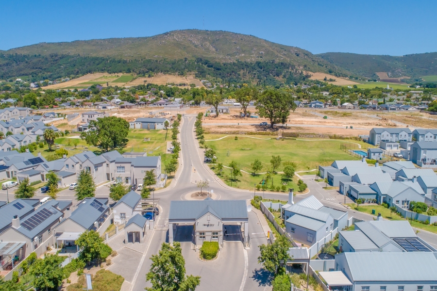 To Let 2 Bedroom Property for Rent in Honeydew Country Estate Western Cape